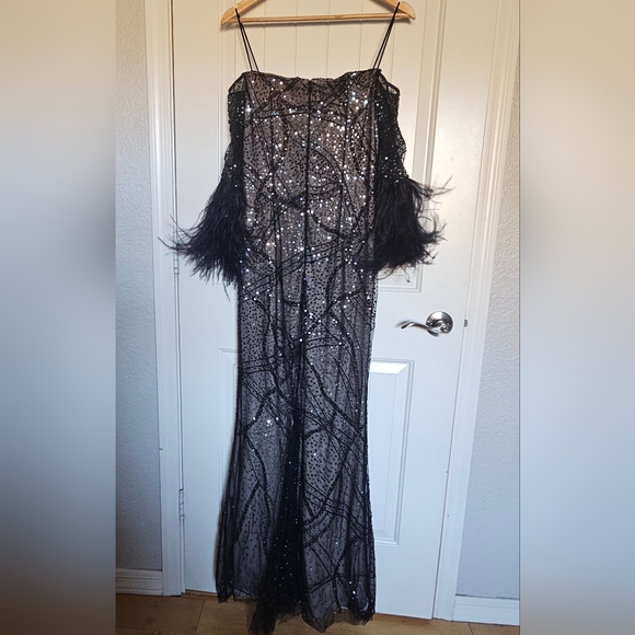 Rickie Freeman Teri Jon Sequin Off Shoulder Maxi 2024 - Picture 2 of 5